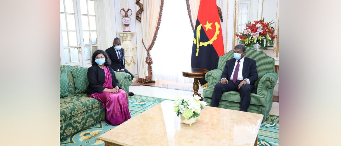  Ms Pratibha Parkar, Ambassador presented her Credentials to H.E. Joao Manuel Goncalves Lourenco, President of the Republic of Angola on October 22 in a formal ceremony at the Presidential Palace in Luanda.